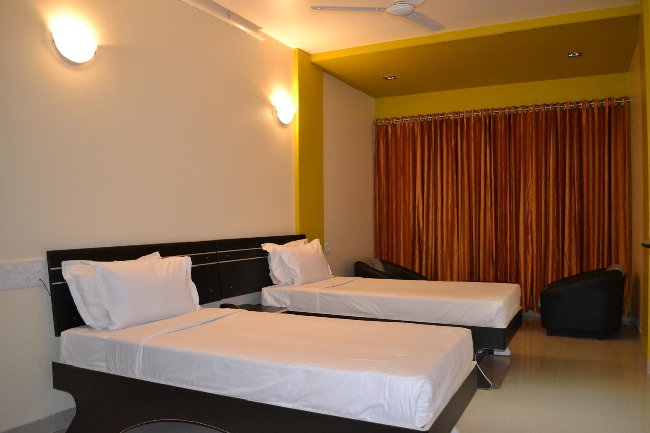 Hotel Embassy International Latur Bagian luar foto